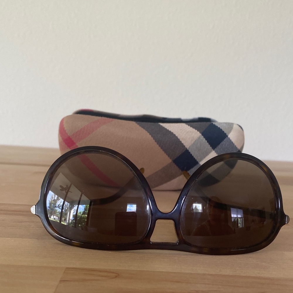 Burberry Brown aviator Sunglasses with Plaid Case